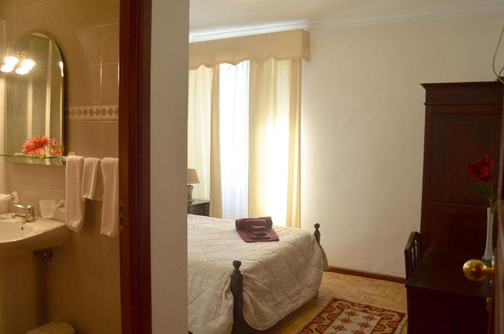 Residencia Filipe Hotel Guarda Ruang foto