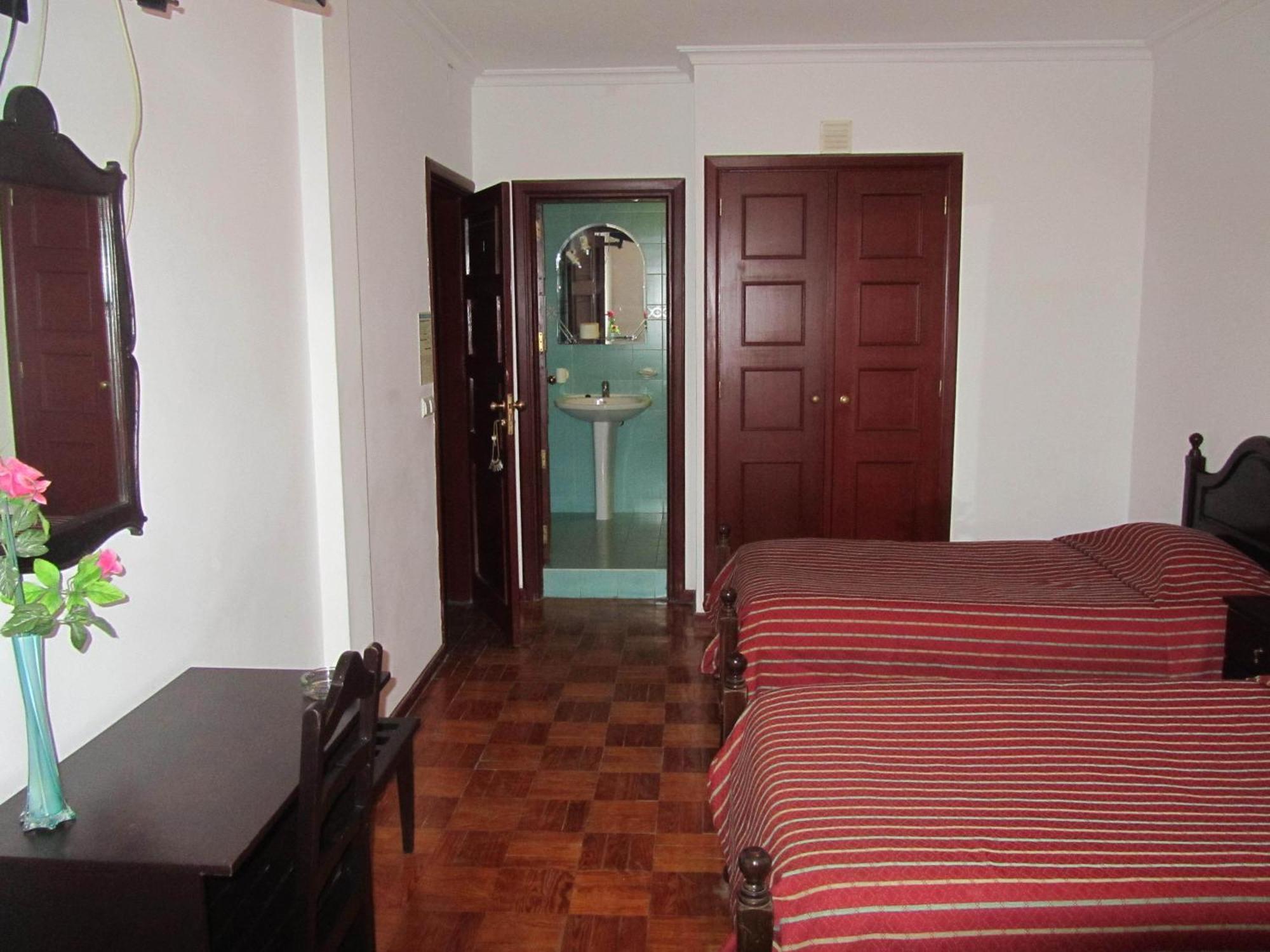 Residencia Filipe Hotel Guarda Ruang foto