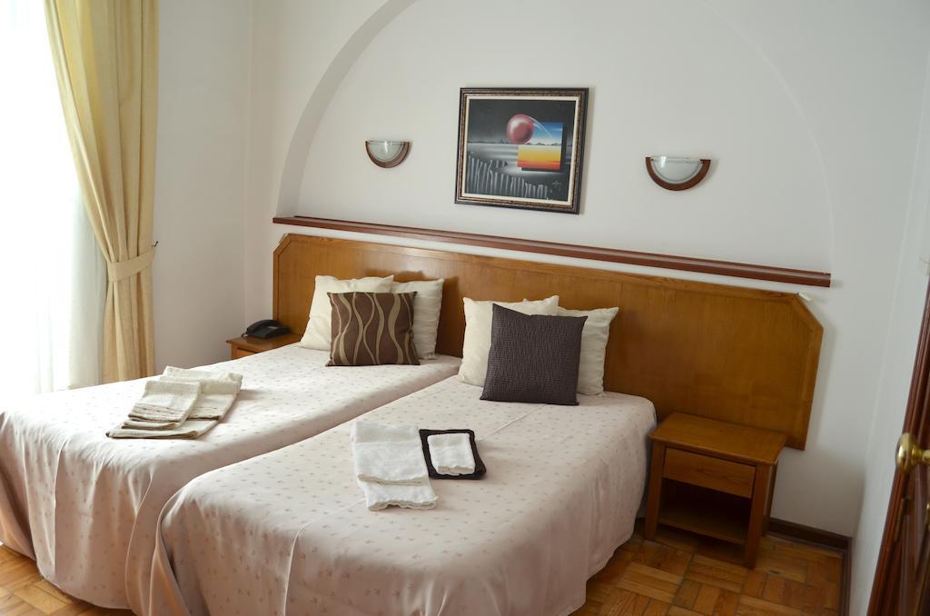 Residencia Filipe Hotel Guarda Ruang foto