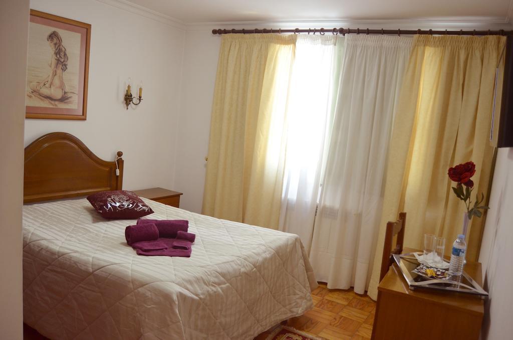 Residencia Filipe Hotel Guarda Ruang foto